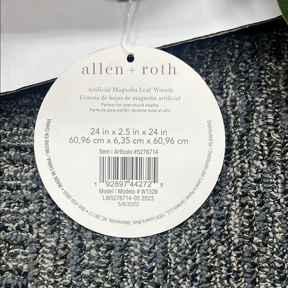 Artificial Magnolia Green Leaf Wreath - Picture 5 of 12